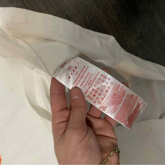 Marni Ivory Tee with Red Label - Picture 4 of 4